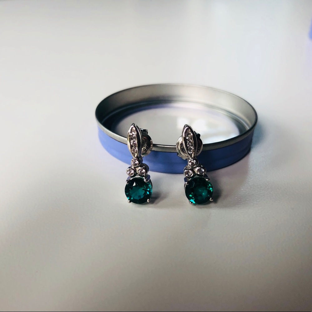 💚emerald green earrings 💚